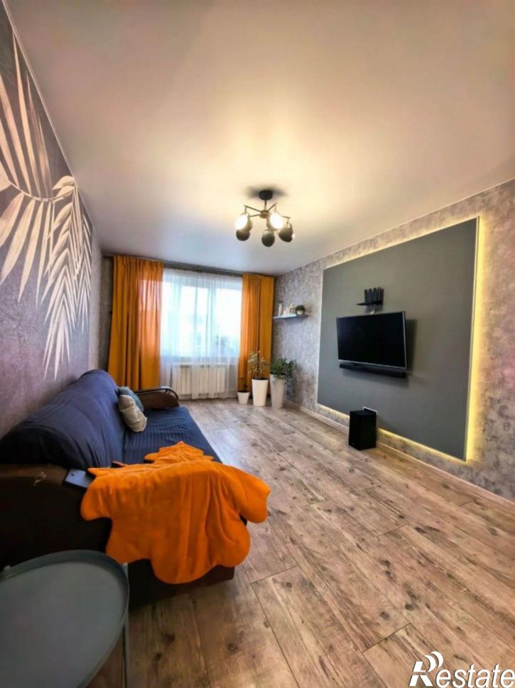 3-комн квартира улица Гущина, 75А,  д. 75А
