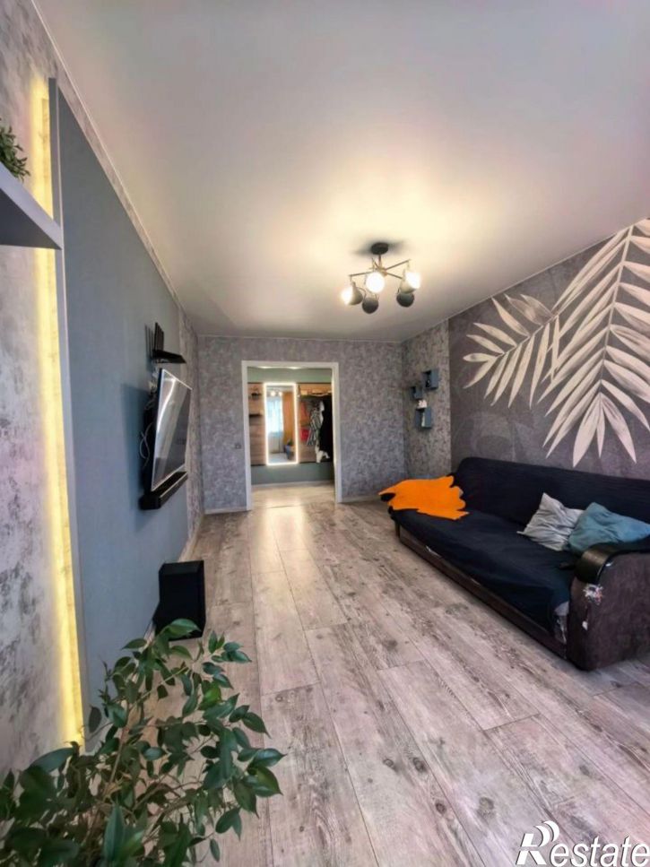 3-комн квартира улица Гущина, 75А,  д. 75А