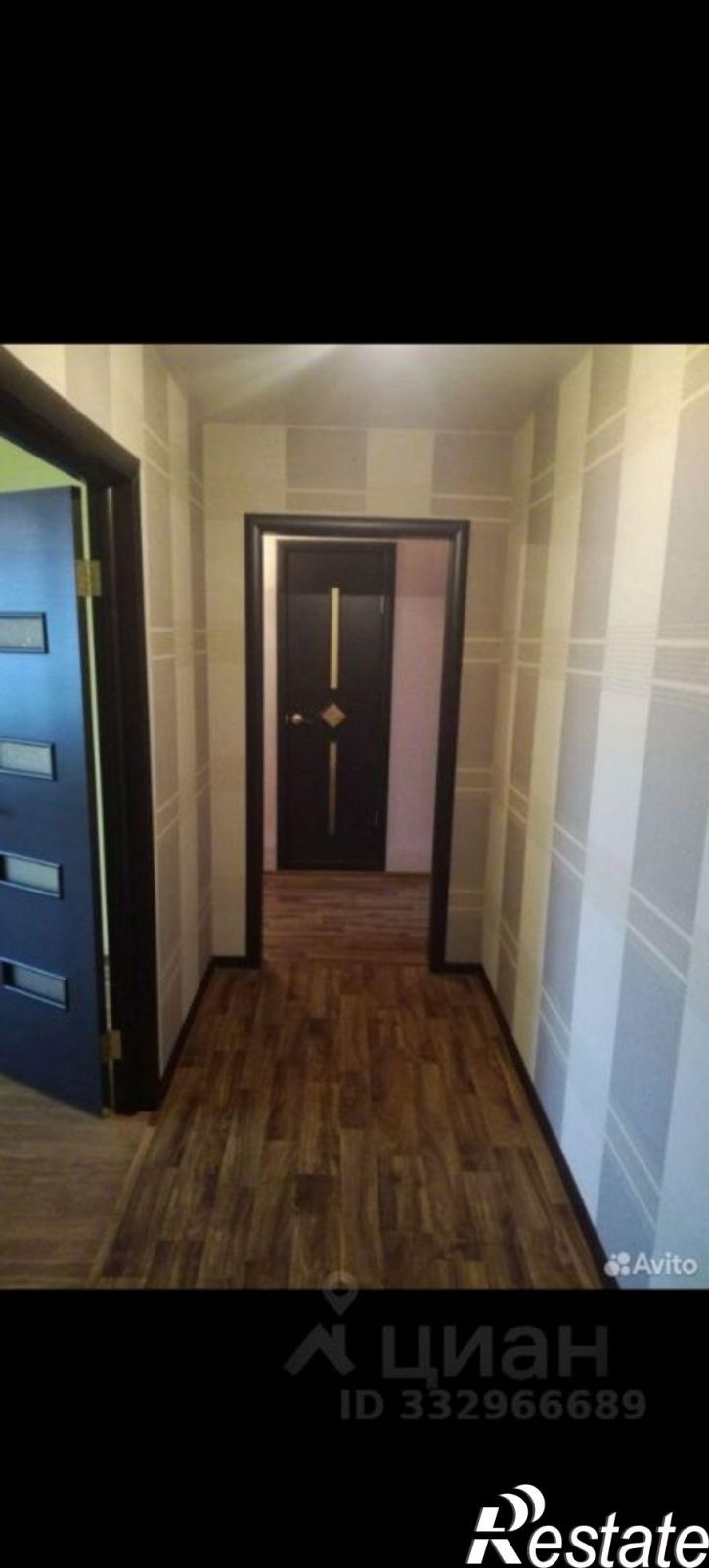 3-комн квартира Лазурная улица, 42,  д. 42