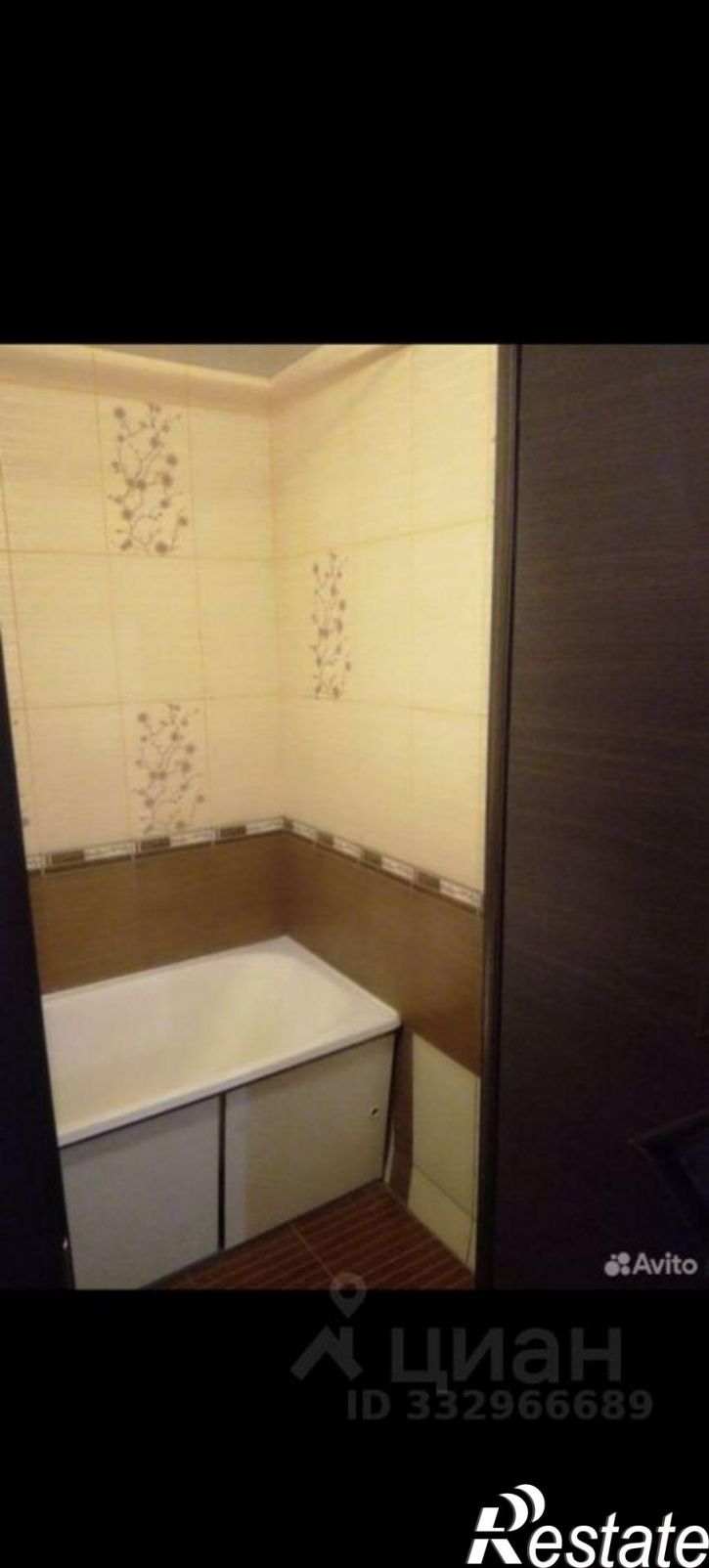 3-комн квартира Лазурная улица, 42,  д. 42