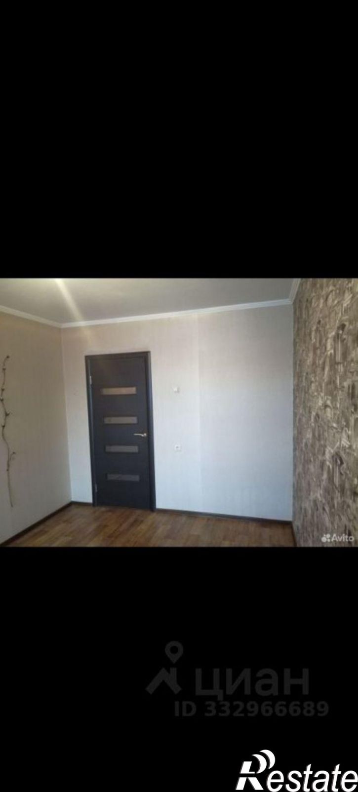 3-комн квартира Лазурная улица, 42,  д. 42