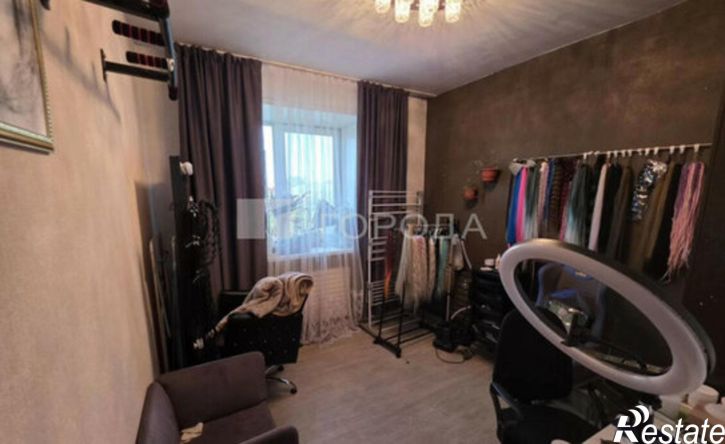 4-комн квартира ул Нахимова, 4,  д. 4