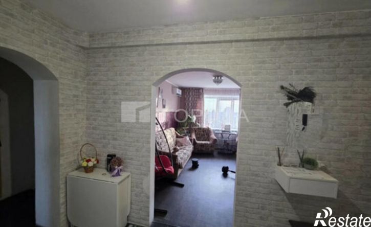 4-комн квартира ул Нахимова, 4,  д. 4