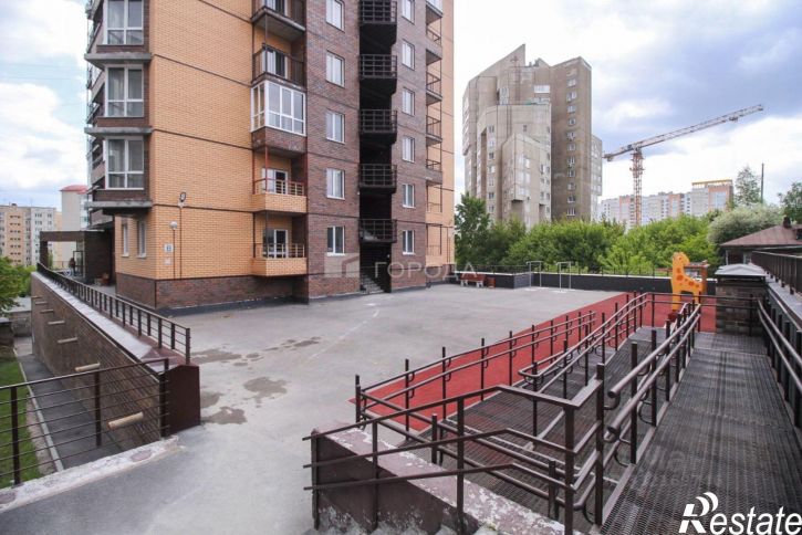 3-комн квартира улица Папанинцев, 145,  д. 145