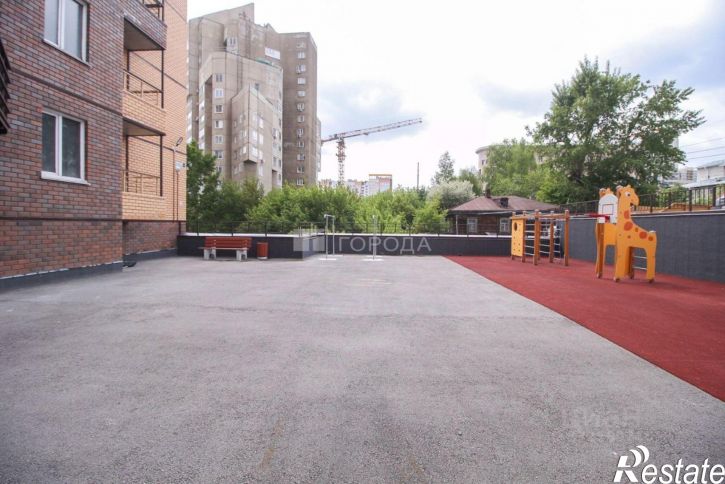 3-комн квартира улица Папанинцев, 145,  д. 145