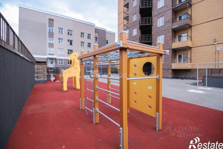 3-комн квартира улица Папанинцев, 145,  д. 145