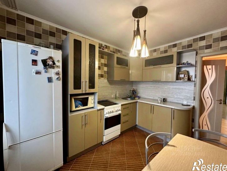 2-комн квартира Лазурная улица, 19,  д. 19