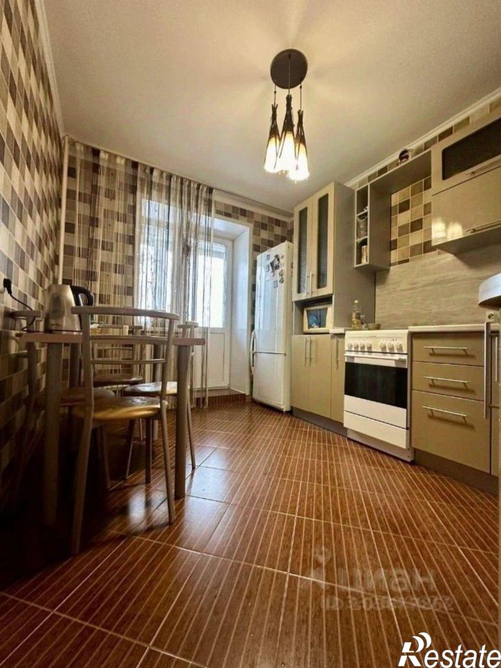 2-комн квартира Лазурная улица, 19,  д. 19