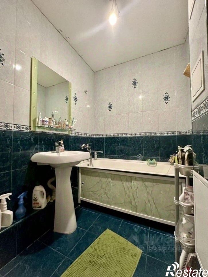 2-комн квартира Лазурная улица, 19,  д. 19
