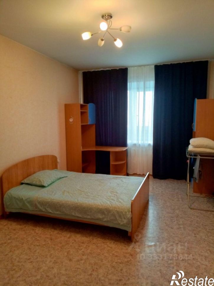 3-комн квартира улица Сергея Семёнова, 1,  д. 1