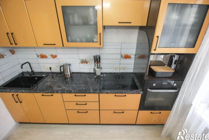 3-комн квартира улица Антона Петрова, 223,  д. 223