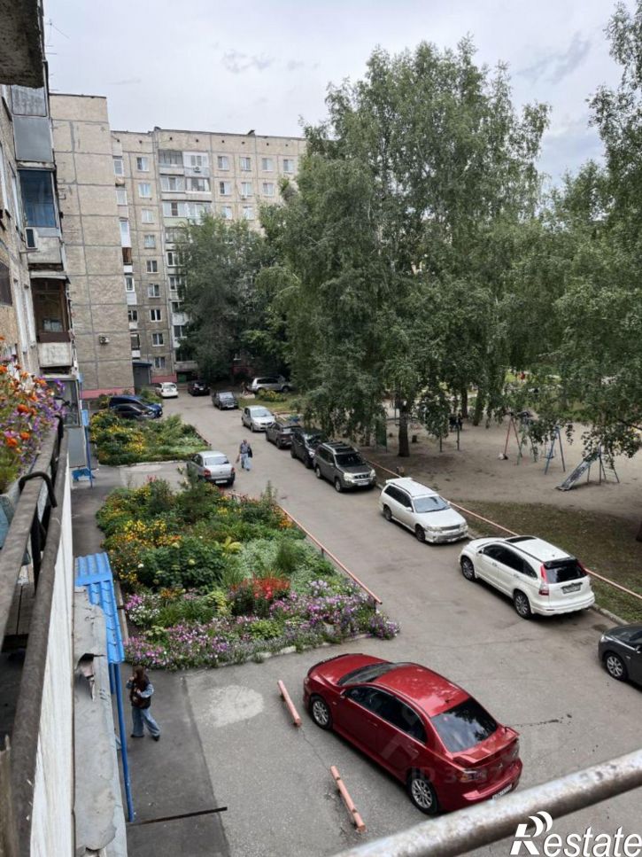 3-комн квартира ул Антона Петрова, 256,  д. 256