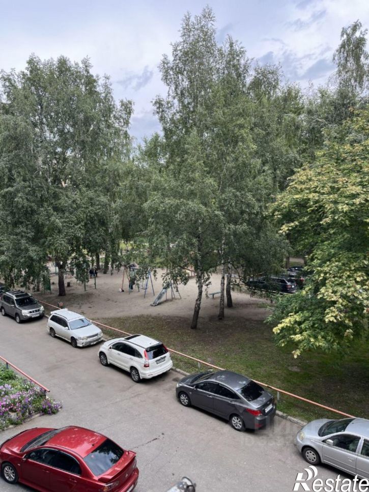 3-комн квартира ул Антона Петрова, 256,  д. 256