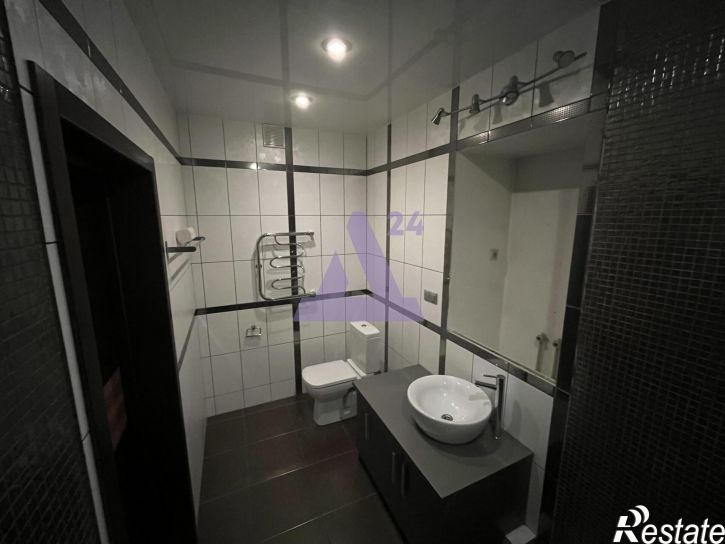 4-комн квартира улица Взлетная, дом 3
