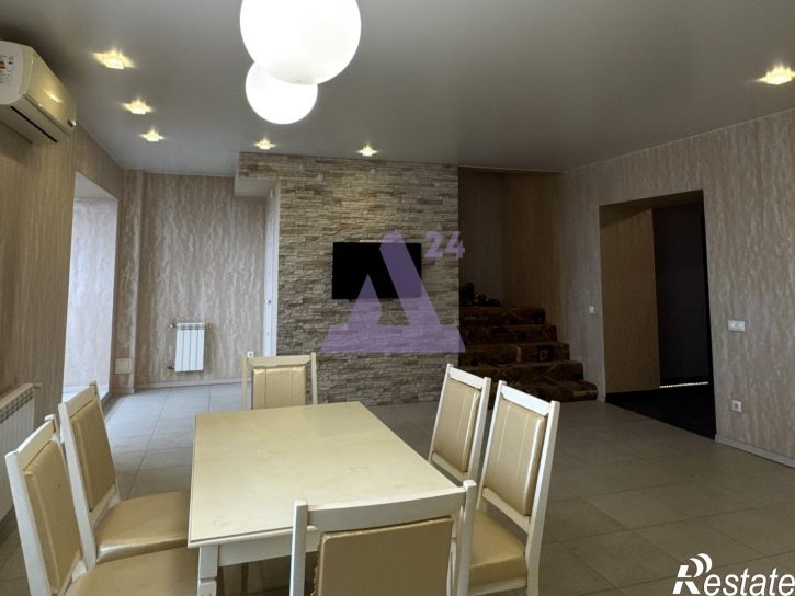 4-комн квартира улица Взлетная, дом 3