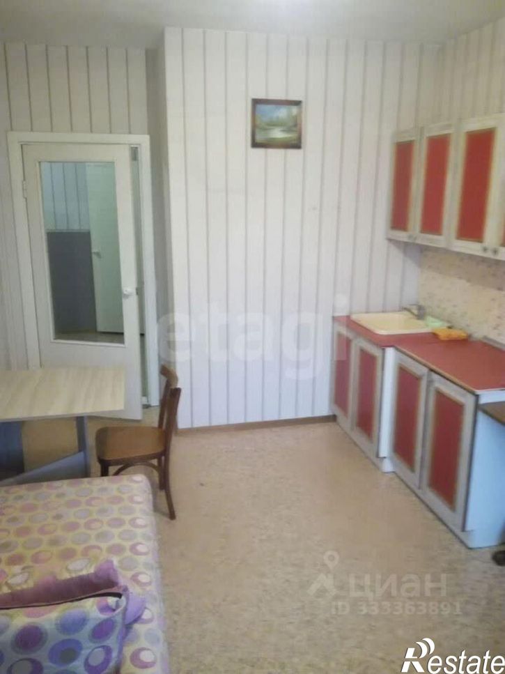 2-комн квартира Лазурная улица, 19,  д. 19
