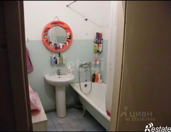 2-комн квартира Лазурная улица, 19,  д. 19