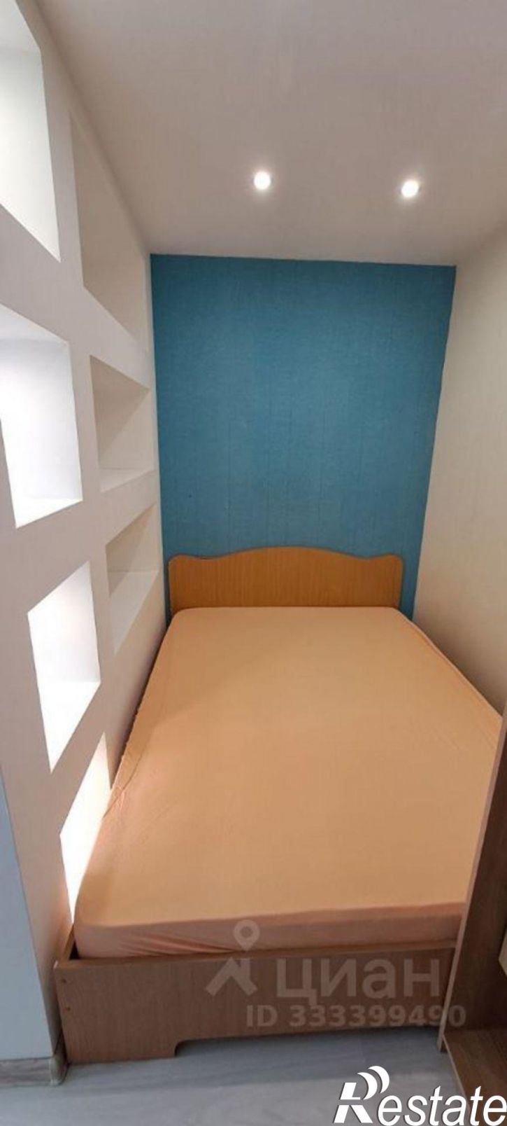 2-комн квартира улица Юрина, 303,  д. 303