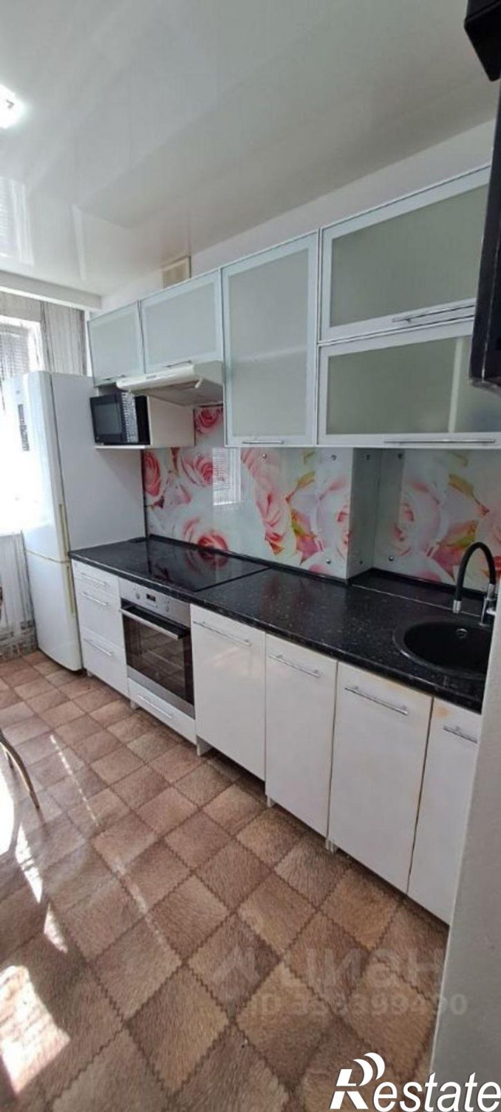 2-комн квартира улица Юрина, 303,  д. 303
