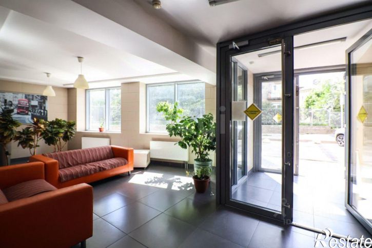 4-комн квартира улица Профинтерна, 7А,  д. 7А