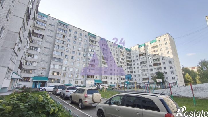3-комн квартира улица Шумакова, дом 53
