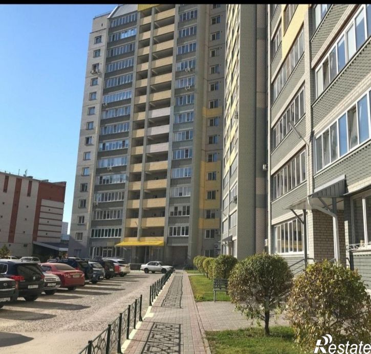 2-комн квартира Лазурная улица, 1,  д. 1