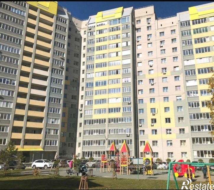 2-комн квартира Лазурная улица, 1,  д. 1