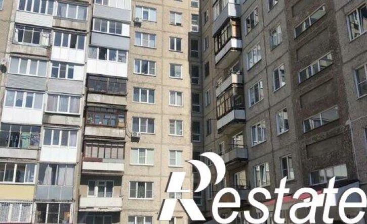 4-комн квартира улица Юрина, 303,  д. 303