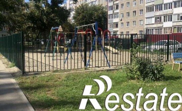 4-комн квартира улица Юрина, 303,  д. 303
