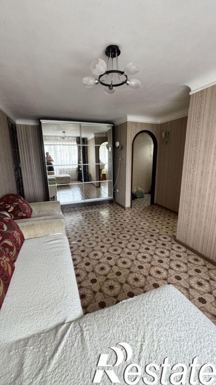 1-комн квартира улица Профинтерна, 37,  д. 37