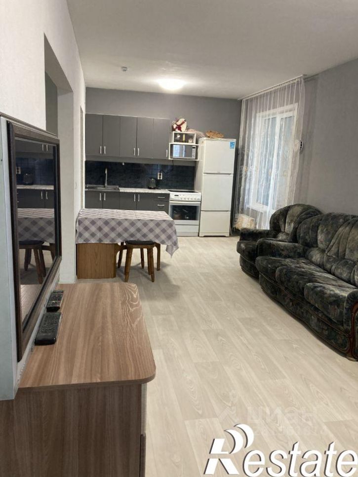 2-комн квартира улица Солнечная Поляна, 94 к1,  д. 94 к1