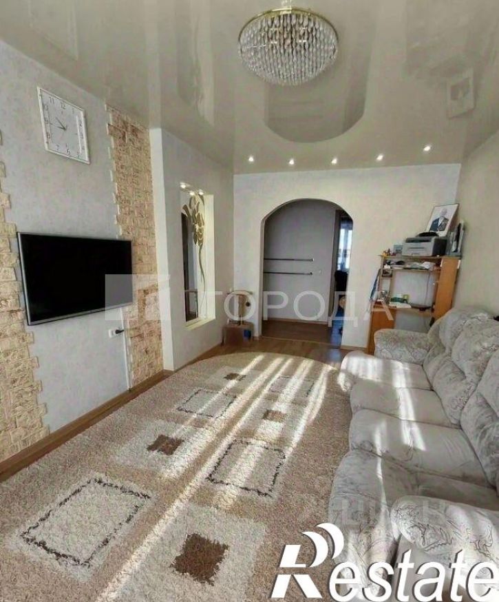 4-комн квартира улица Юрина, 202,  д. 202