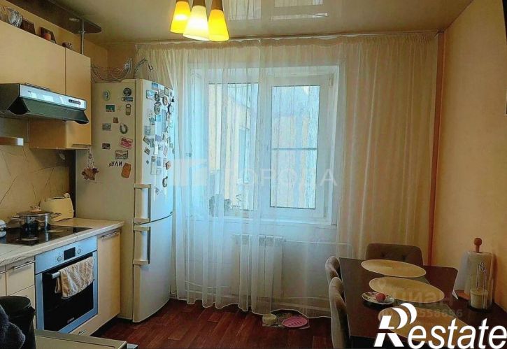 4-комн квартира улица Юрина, 202,  д. 202