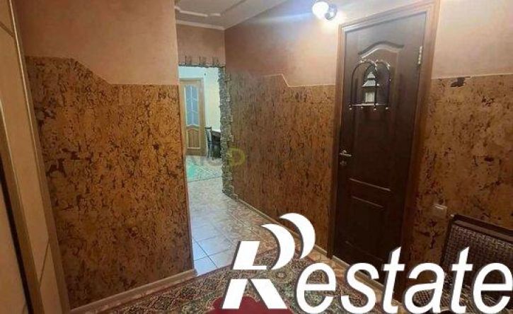 2-комн квартира улица Попова, 98,  д. 98