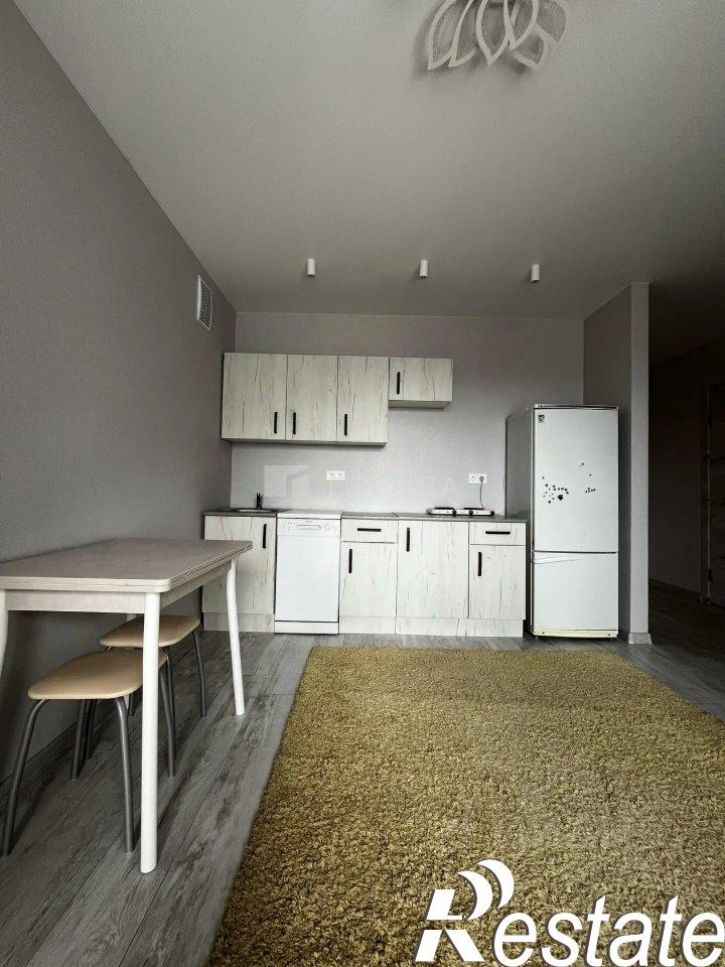 2-комн квартира Просторная улица, 390 к1,  д. 390 к1