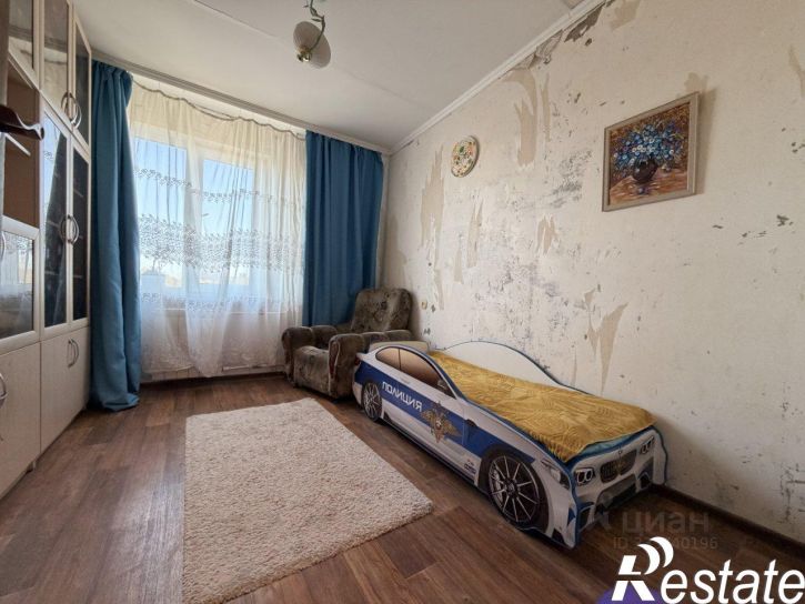 4-комн квартира улица Георгия Исакова, 244,  д. 244