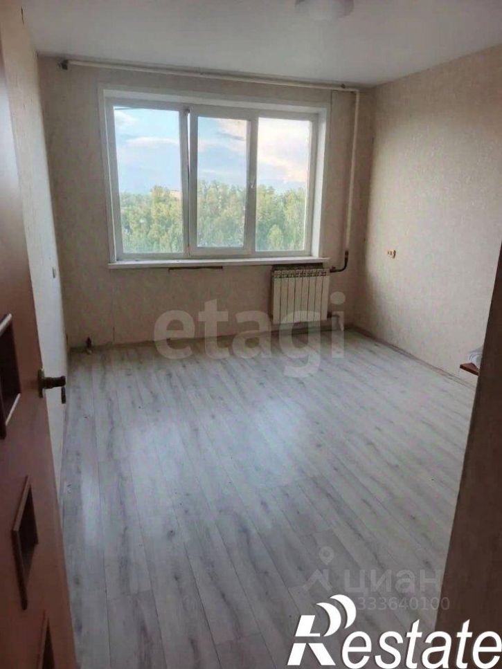 3-комн квартира улица Юрина, 305,  д. 305