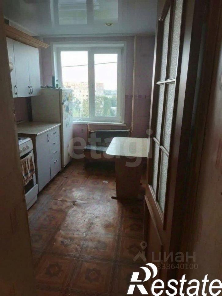 3-комн квартира улица Юрина, 305,  д. 305