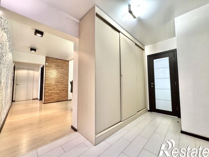 3-комн квартира Лазурная улица, 51,  д. 51