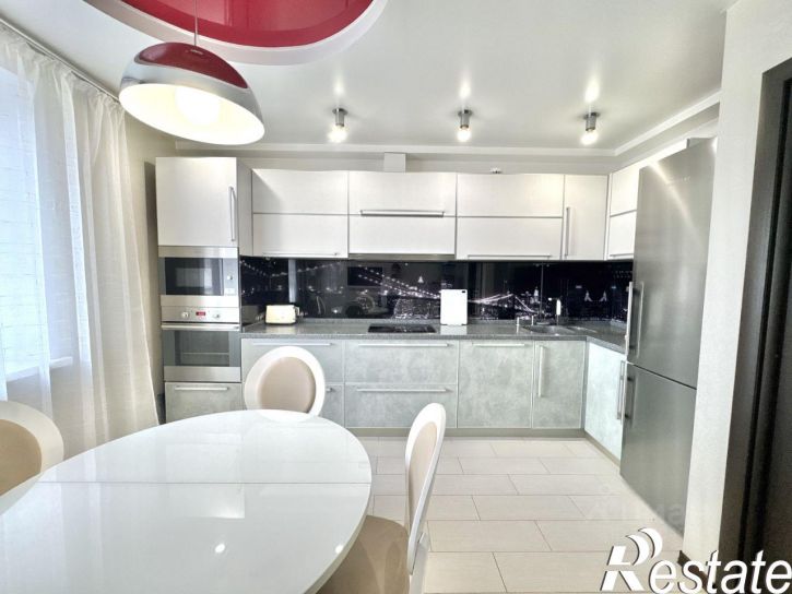 3-комн квартира Лазурная улица, 51,  д. 51