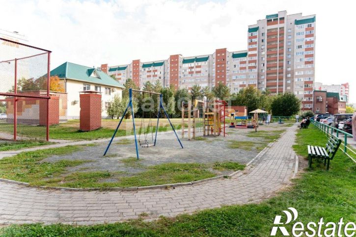 2-комн квартира Лазурная улица, 19,  д. 19