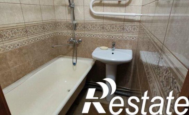 4-комн квартира улица Октябрят, 44,  д. 44