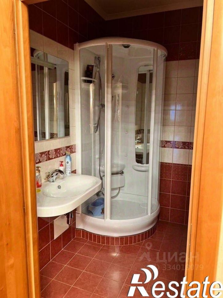 4-комн квартира улица Папанинцев, 102,  д. 102