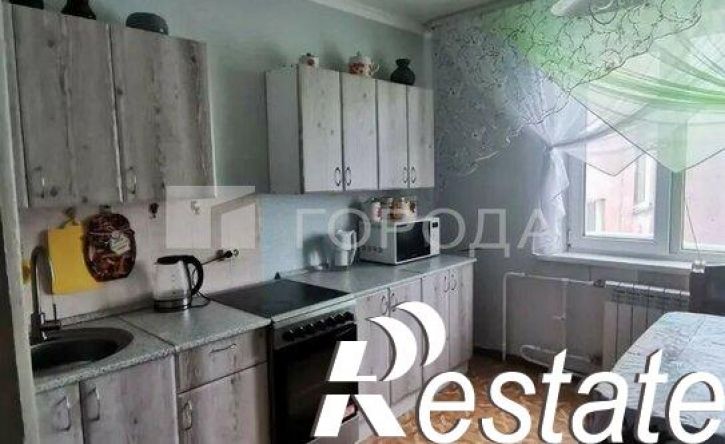 4-комн квартира улица Малахова, 107,  д. 107