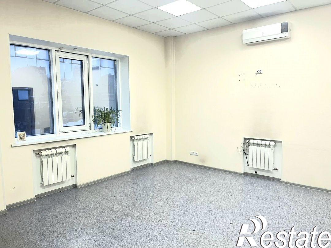Сдать офис, помещение под офис за 550 рублей на улица Короленко, 102