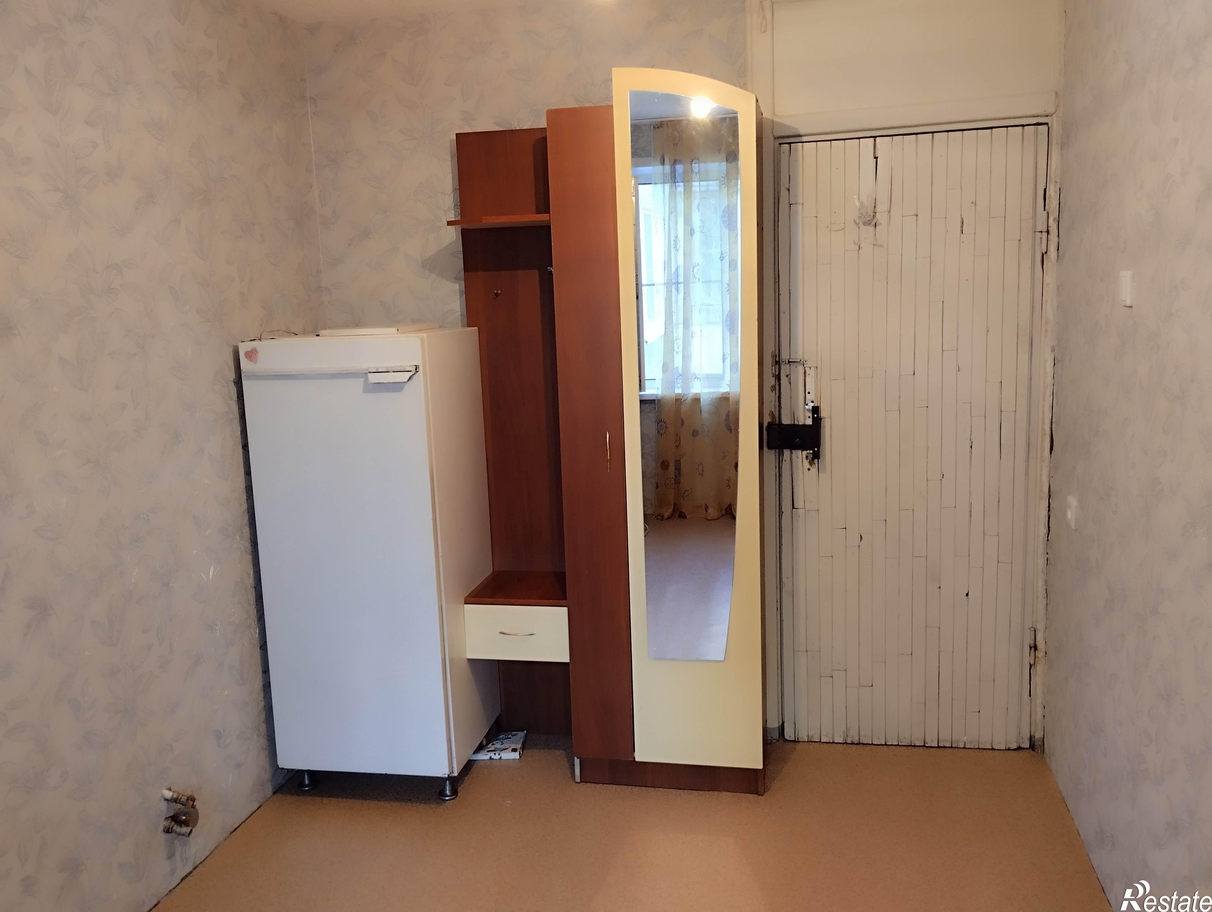 Купить комнату за 1 070 000 рублей на Антона Петрова, 214