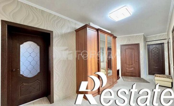 3-комн квартира улица Попова, 113,  д. 113