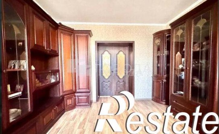 3-комн квартира улица Попова, 113,  д. 113