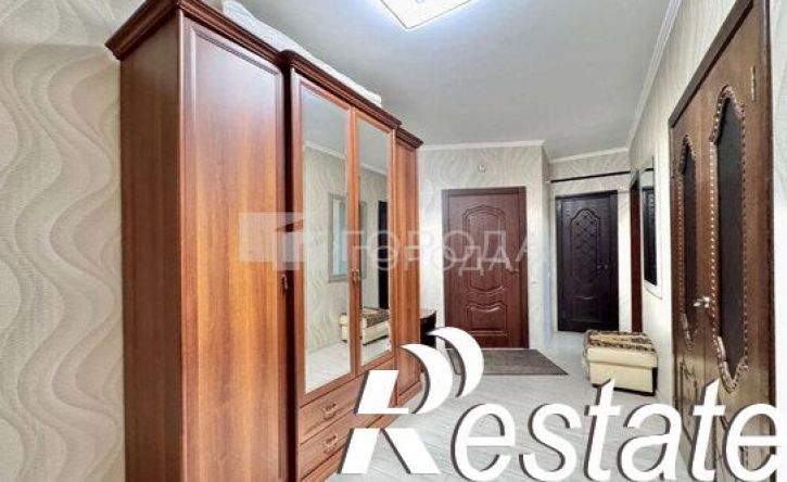 3-комн квартира улица Попова, 113,  д. 113
