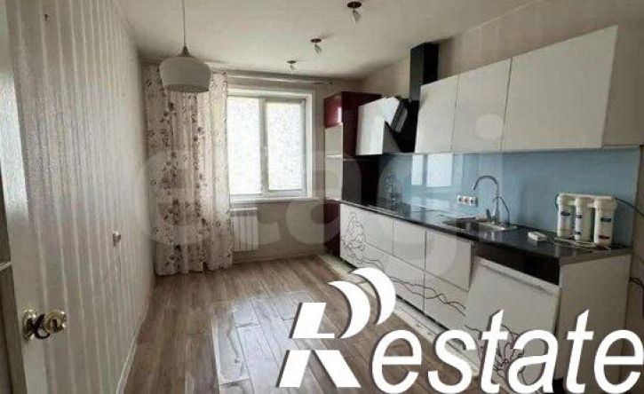 3-комн квартира Лазурная улица, 52,  д. 52